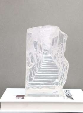 新中树脂步高升水晶人偶摆件式样板房卧室书房客厅步装品饰72摆件