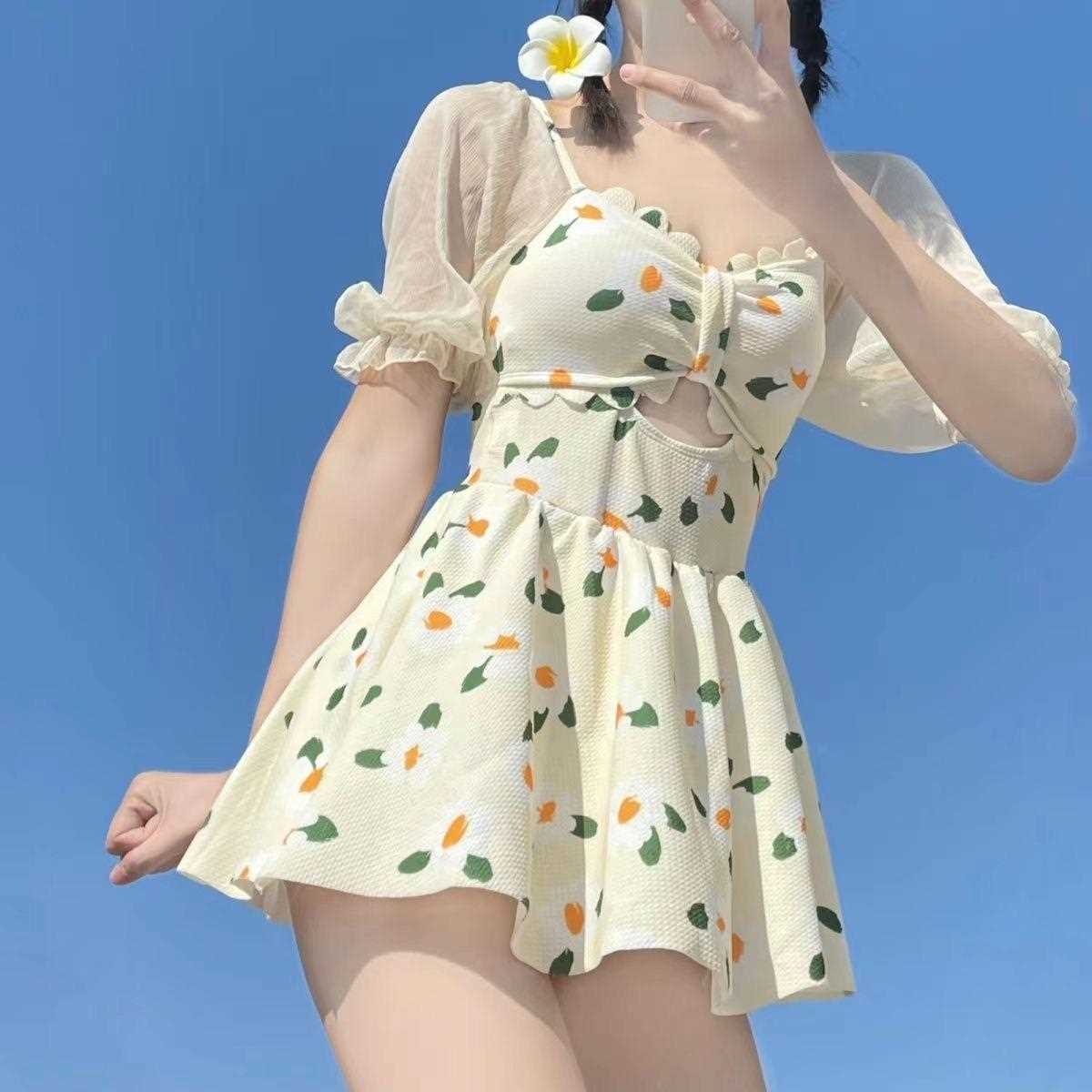 新款直销游泳衣女仙气连体荷叶边保守显瘦遮肚温泉少女甜美小清新