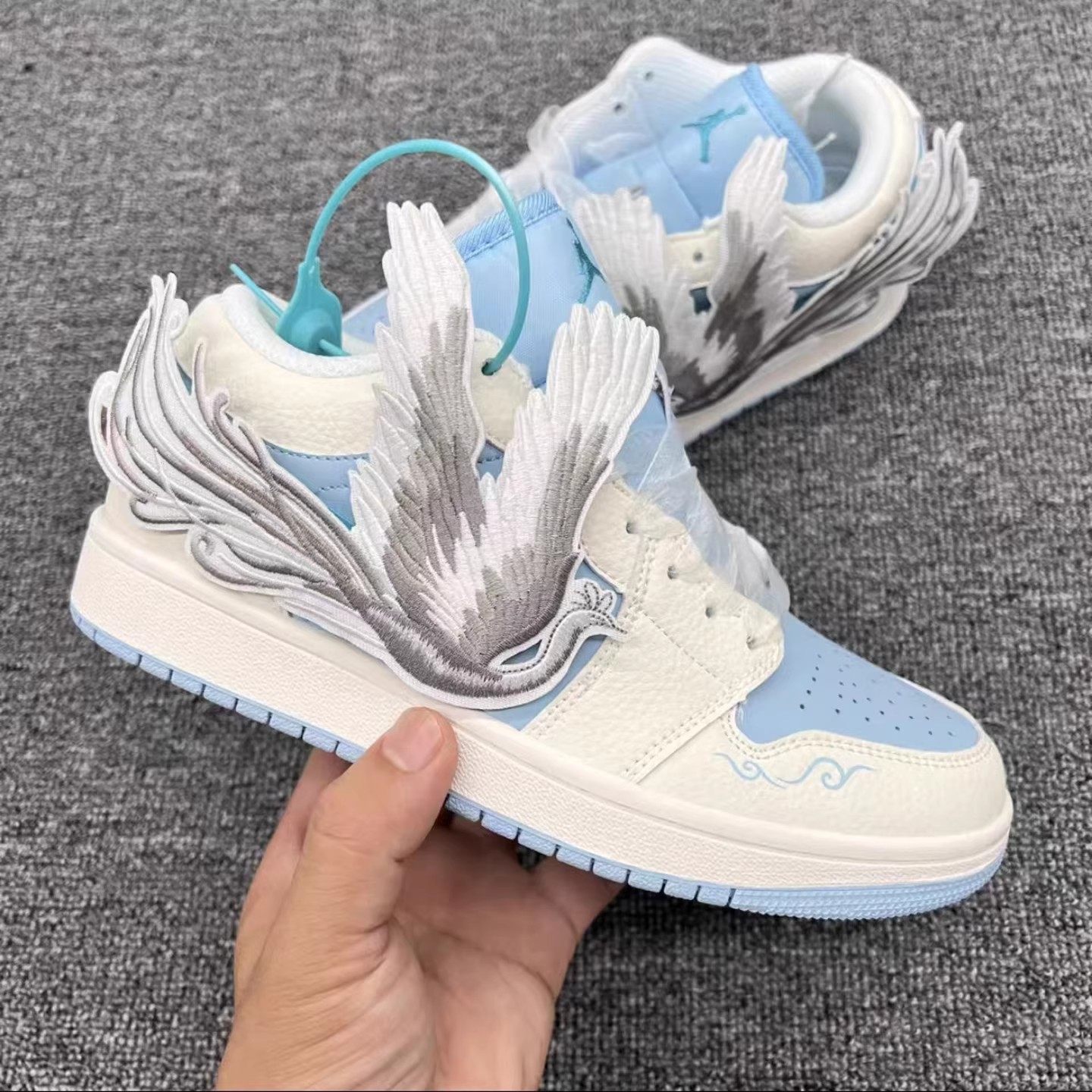 冬新款黑金龙纹加绒黑灰绸缎太阳神阿波罗四季款男女情侣休闲板鞋,流行男鞋,休闲板鞋,淘宝优惠券,粉丝福利购,淘宝优惠卷