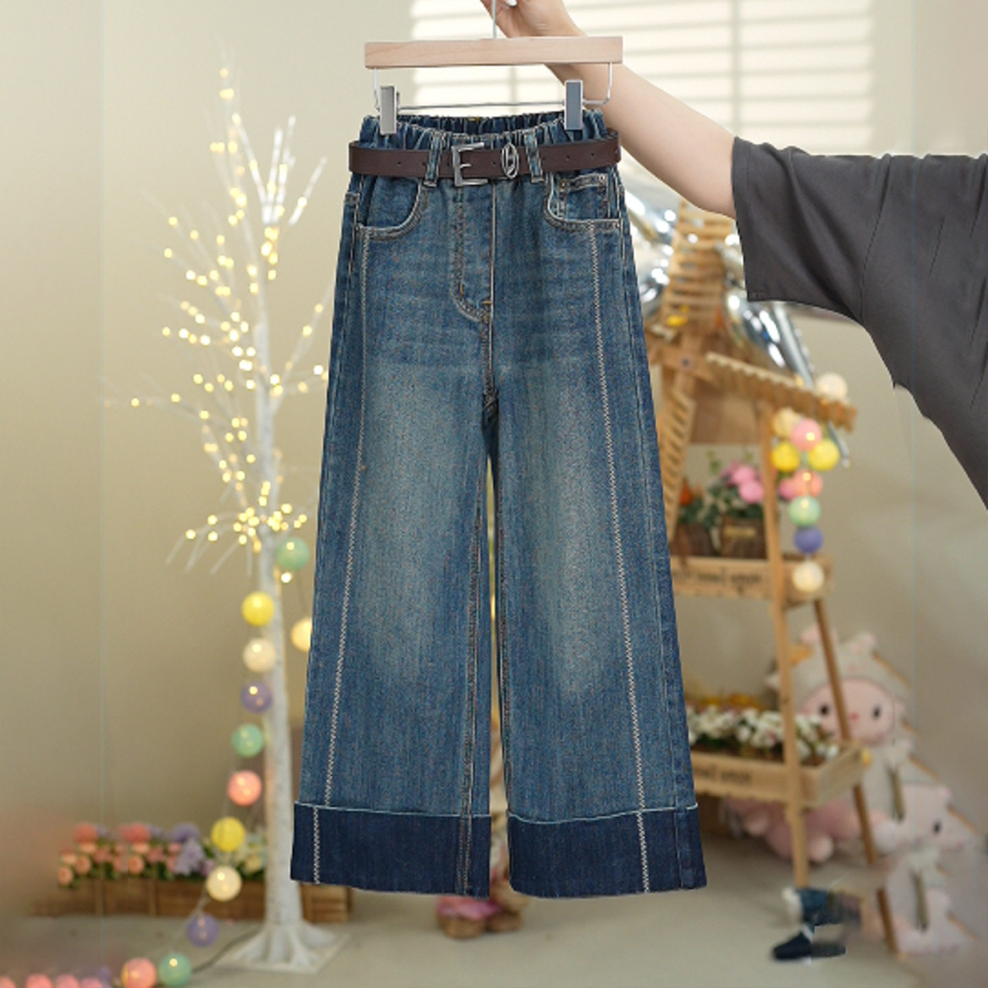 女童牛仔裤春秋款2026新款中大童秋季洋气时髦直筒阔腿裤儿童裤子