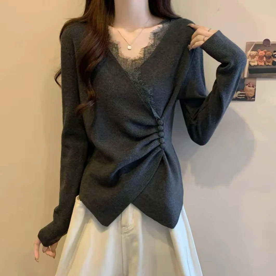 MKY2025新款秋冬大码女装显瘦遮肉设计感V领蕾丝拼接打底慵懒上衣