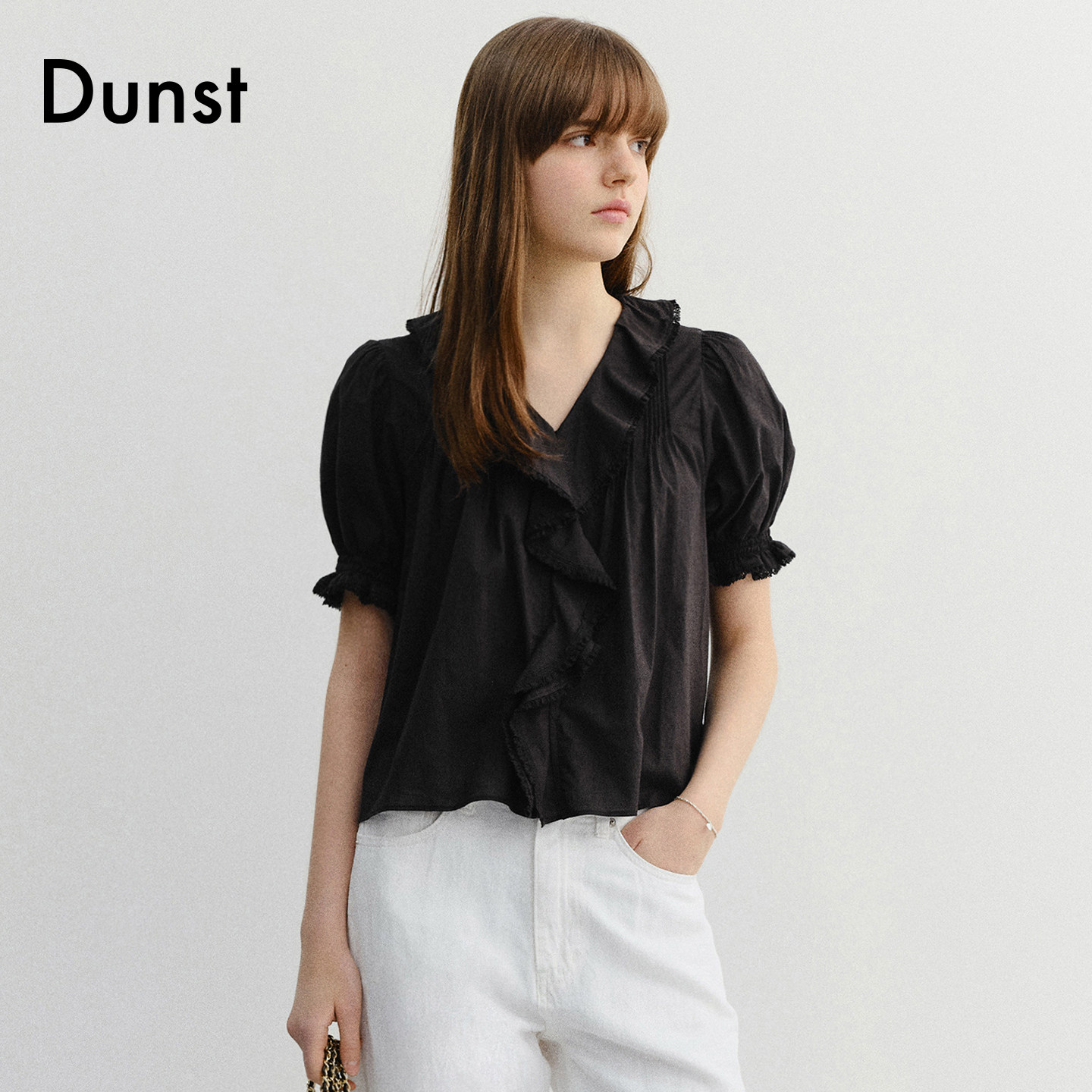 Dunst2026夏季新品女士优雅立体荷叶边装饰V领短袖衬衫UDBL6B221