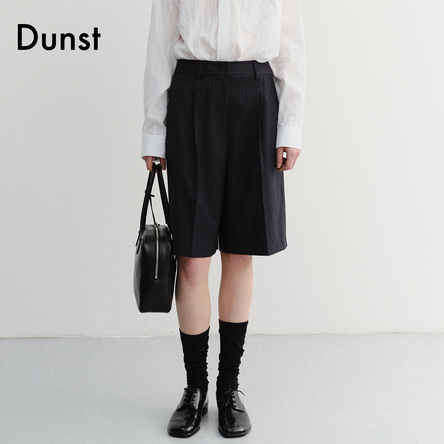 Dunst2026夏季新品女士简约时髦单褶细节直筒百慕大短裤UDPA6B235