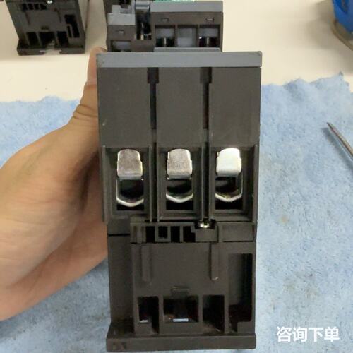 接触器 3RT2036-1KB40