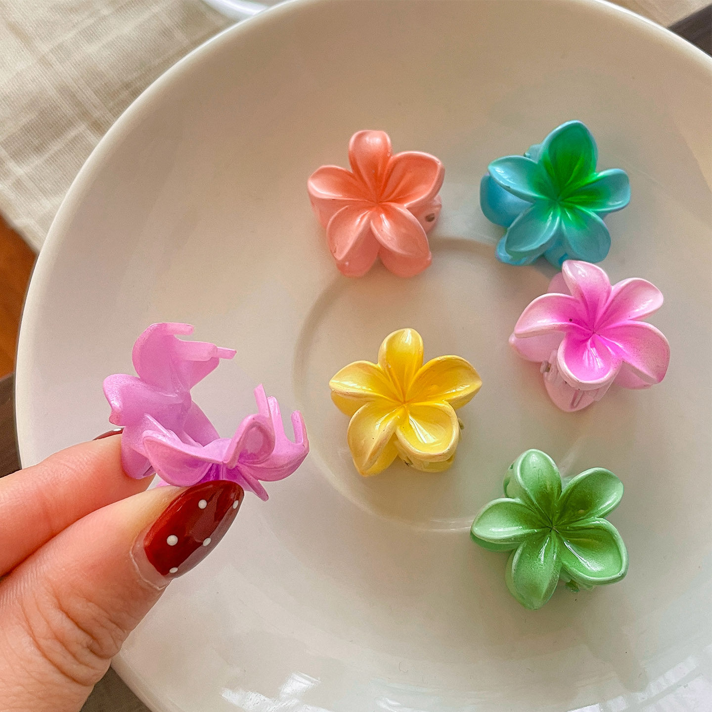 6个装迷你小号鸡蛋花抓夹彩色花朵麻花辫发爪碎发刘海夹边夹发饰