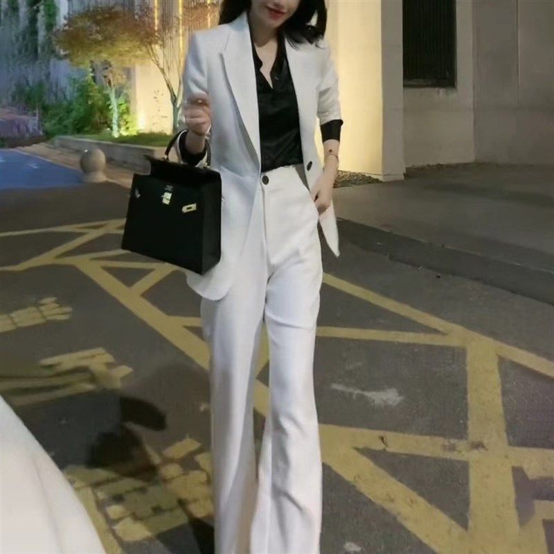 时尚洋气高级感白色西装职业套装女春秋2023新款微喇裤两件套气质