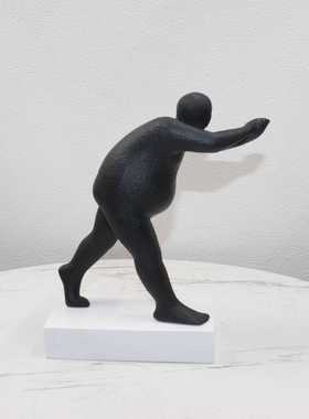 新款直销现代简约创意平衡人物雕塑人像摆件样板房售楼处酒柜软装