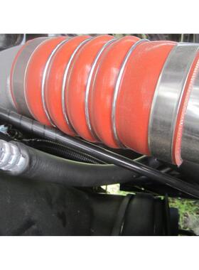 东风天龙375  420天然气车大力神发动机中冷器进气胶管连接管