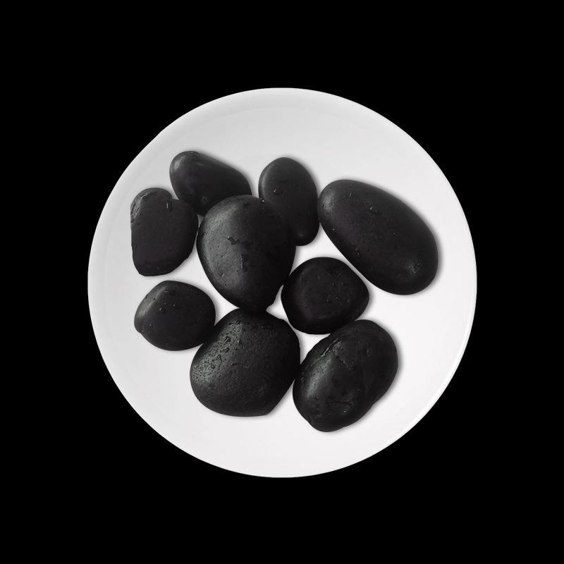 新款直销黑色鹅卵石普抛园林景观铺路工程石 庭院装饰黑色石子