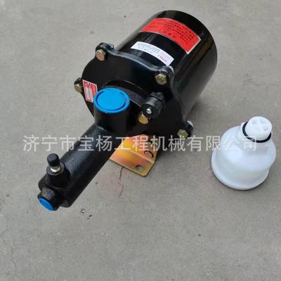 临952L 953 953N 955F 956L装载机铲车刹车泵空气加力泵刹车油泵