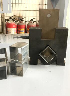 液压冲孔机角铁冲孔机圆管冲弧口磨具方管冲压模具方管切断模具