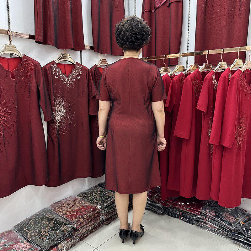 高端妈妈结婚礼服女小个子2023夏款收腰串珠敬酒红色连衣裙高贵