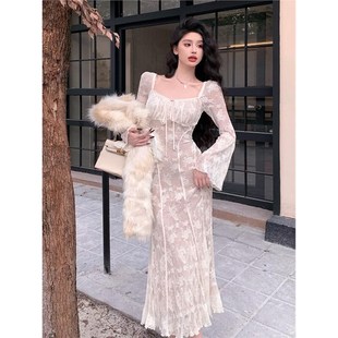 长袖连衣裙女2024早秋法式气质收腰显瘦针织裙蕾丝鱼骨长裙