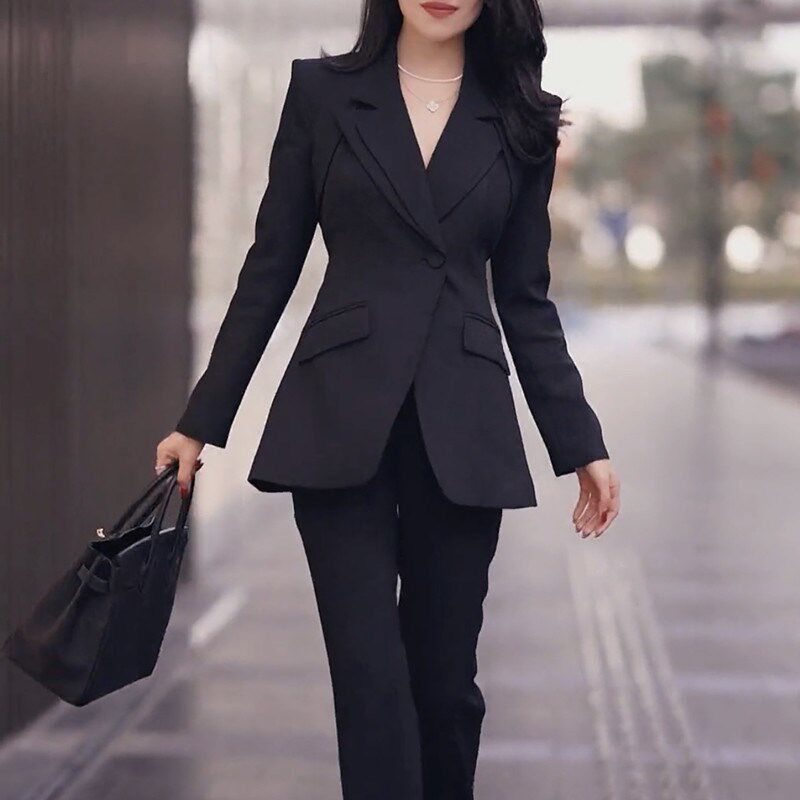 2024春装新款高级感职业西装套装女黑色修身露腰西服微喇裤两件套