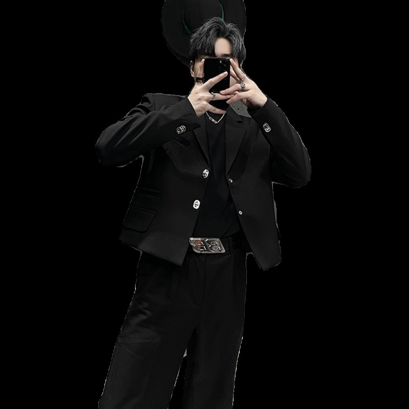 2023新款春秋季小众垫肩短款小西装外套男士高级感休闲宽松西服男