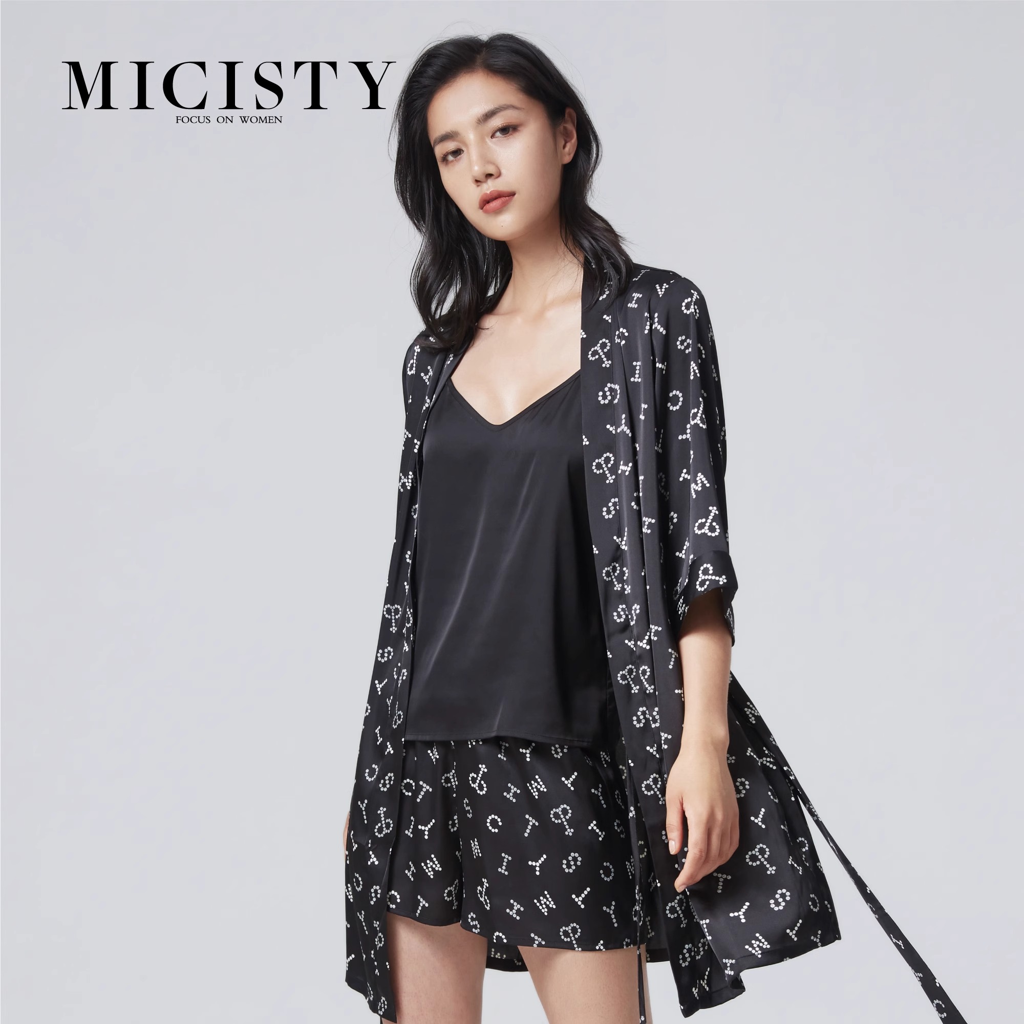 Micisty密汐皙迪冰丝睡衣三件套装女2024夏季薄款V领吊带睡袍短裤