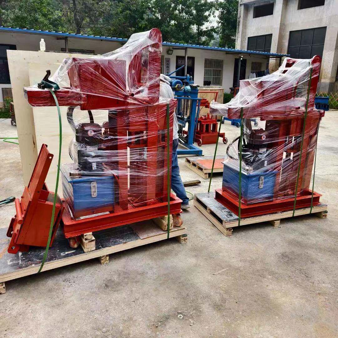 小型移动免烧水泥空心制砖机半自动马路砌块打砖机多种面包砖机