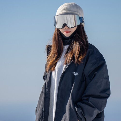 直销工厂现货2024新款双层防雾滑雪镜柱面防紫外线滑雪护目眼镜卡