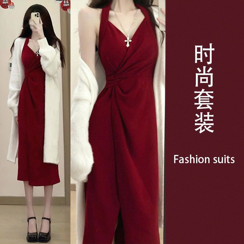 高级感长裙红色吊带连衣裙子2025新款秋冬季女装茶系穿搭一整套装
