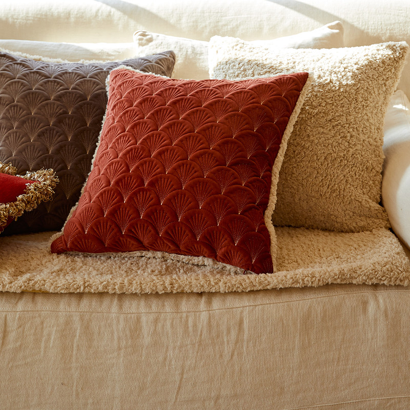 偏爱集美式抱枕轻奢高级感复古客厅沙发腰枕靠垫红色不含芯抱枕套