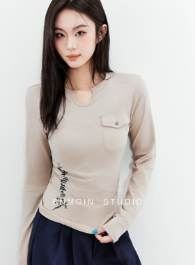 BNMGIN小圆领修身显瘦长袖t恤女工装口袋2026春季内搭打底衫上衣