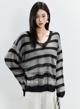 BNMGIN2026韩系穿搭V领镂空罩衫女款独特漂亮条纹撞色微透长袖t恤
