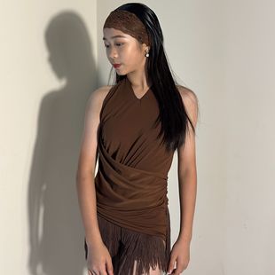 新款 含胸垫日常练功服 拉丁舞服女高级感挂脖收腰流苏连衣裙修身