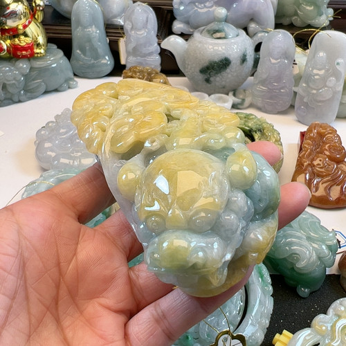 送证书天然翡翠缅料A货黄加绿大貔貅