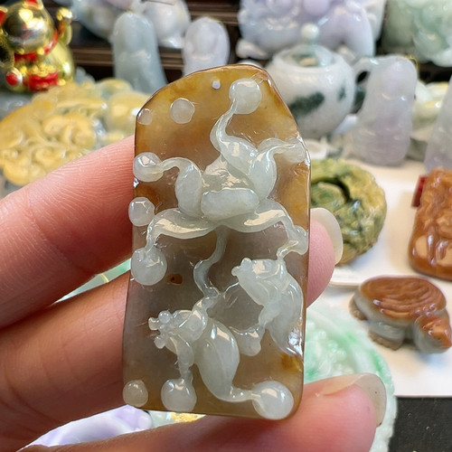 送证书天然翡翠A货精工黄皮荷花鱼