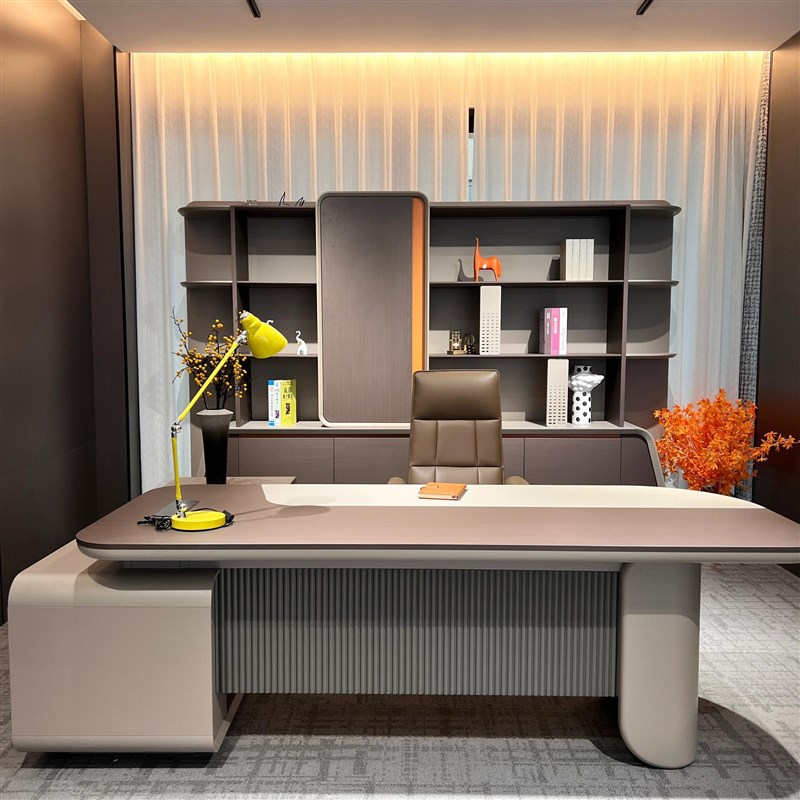 简约现代老板桌轻奢高级感总x裁桌大班台主管桌椅组合经理办公室