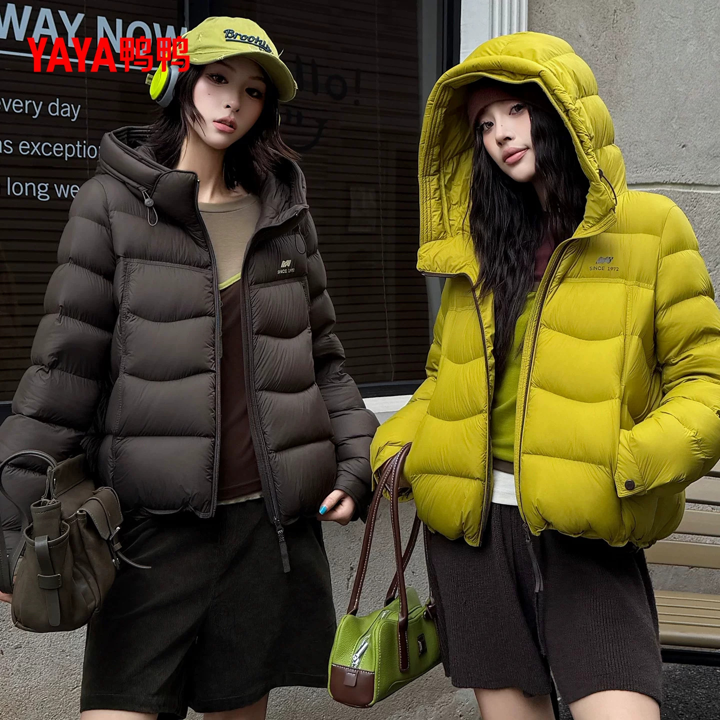 鸭鸭羽绒服女短款秋冬新品潮流时尚百搭休闲简约日常连帽保暖外套