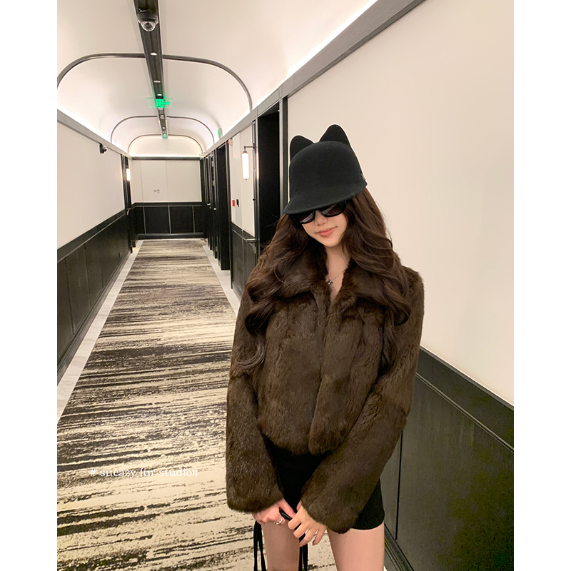 咖色全真兔毛皮草女短款显瘦2025冬新款毛毛外套B2483