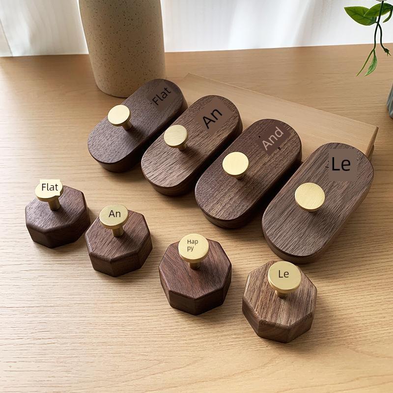 创意胡桃木粘钩墙面打孔挂衣钩原木风卧室送礼乔迁新房黄铜木挂钩