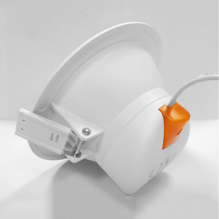 直销新款LED雷达感应筒灯智能微波感应嵌入式洞灯楼梯过道走廊感