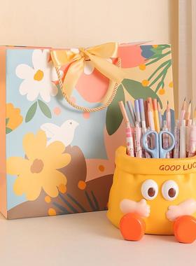 大容量笔筒可爱卡通办公室工位钥匙收纳摆件桌面装饰创意生日礼物