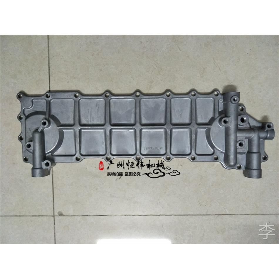 挖掘机配件加藤三菱6D31/16/6D34/6D22发动机散热器边盖外壳总成