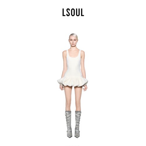 LSOUL  2025新款度假风修身无袖吊带连衣裙u领甜美针织泡泡裙