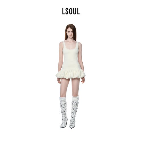 LSOUL  2025新款度假风修身无袖吊带连衣裙u领甜美针织泡泡裙LUMI