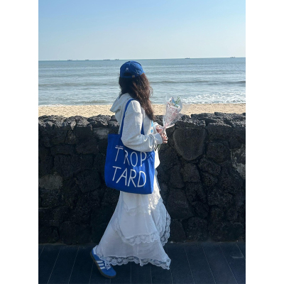 UR蓝加海屿克莱因蓝大容量单肩帆布袋学生简约百搭托特包手提字母