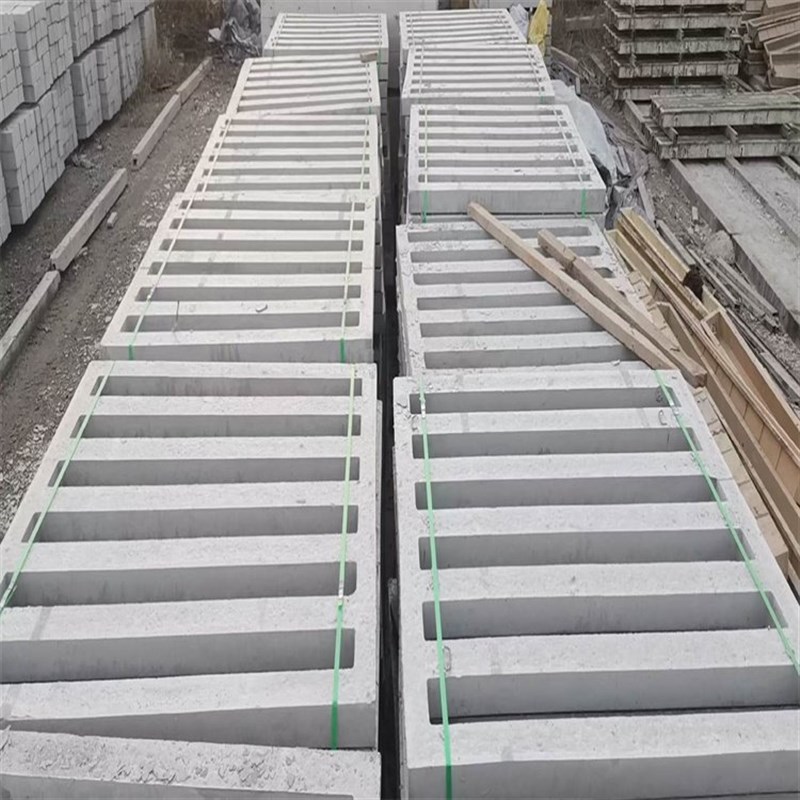 高铁护栏铁路防护栅栏钢丝网围栏c30混凝土钢筋水泥柱子直供