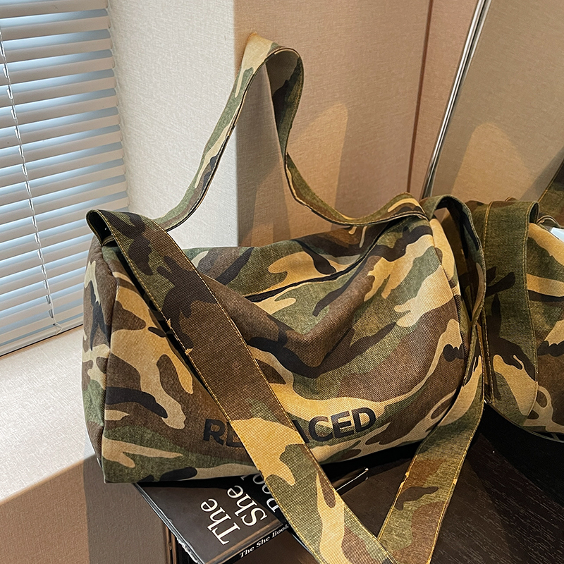 迷彩帆布托特包女2025新款大容量单肩包时尚复古手提旅行包收纳包