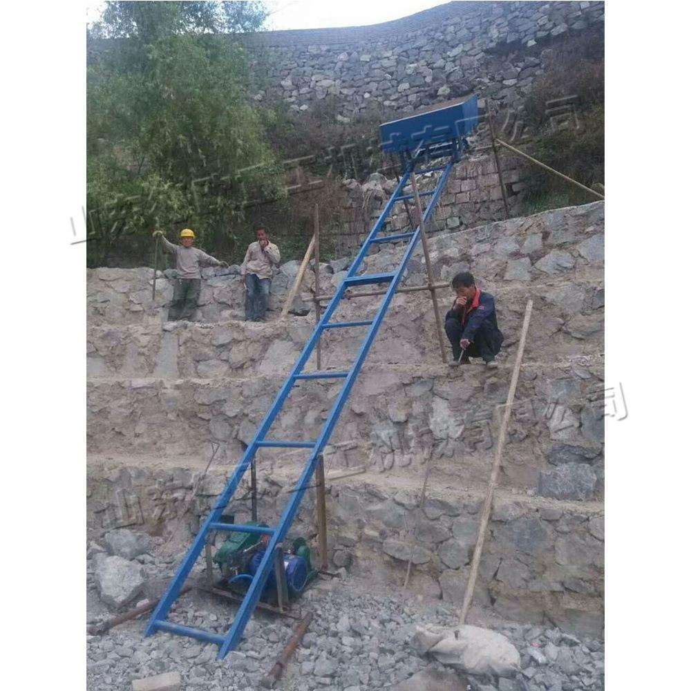 高速公路斜坡上料机建筑工地斗式爬山虎河道清淤泥沙运输提升机