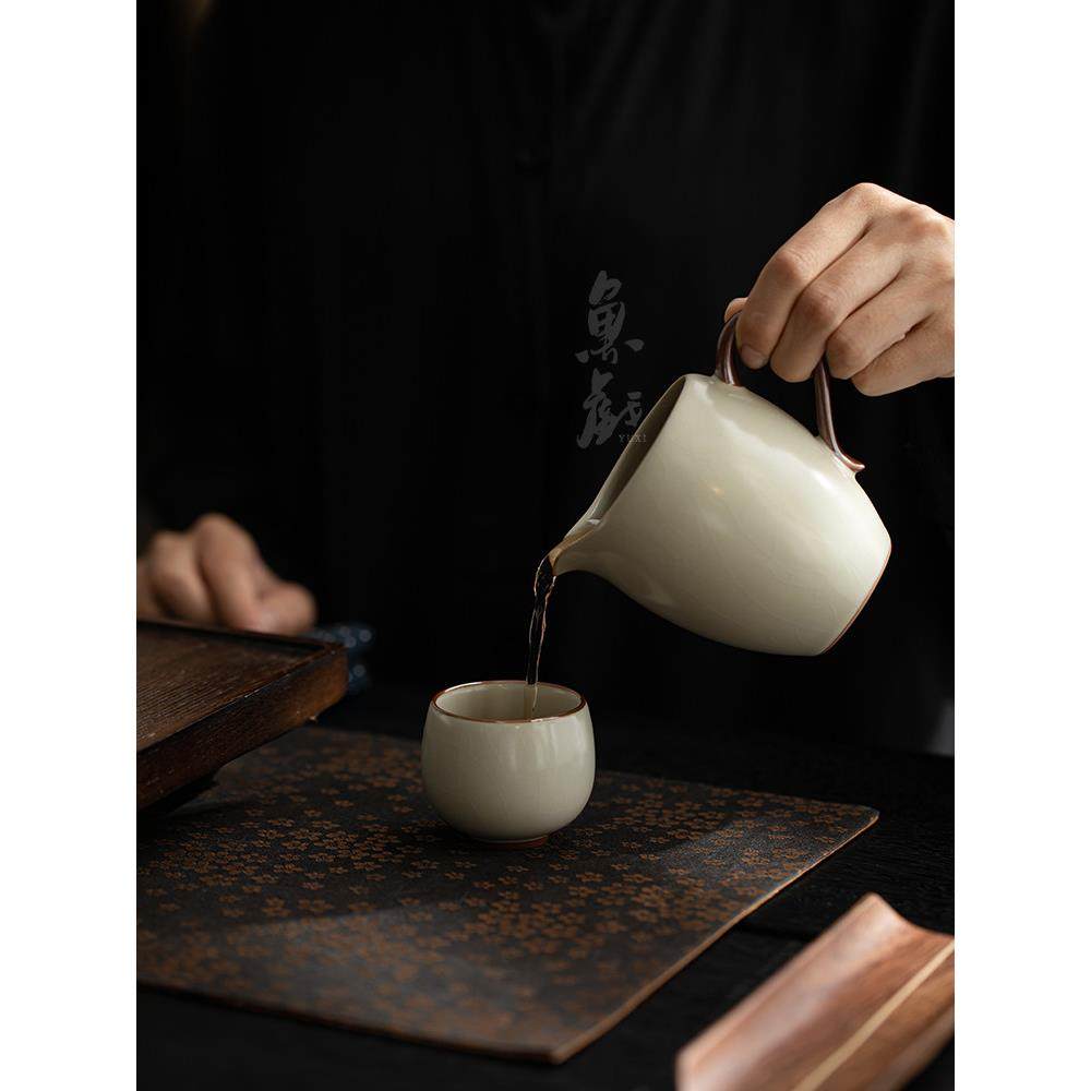 鱼戏汝窑开片手工陶瓷公道杯家用覆古带把公杯泡茶匀杯分茶器茶海,餐饮具,公道杯,淘宝优惠券,粉丝福利购,淘宝优惠卷