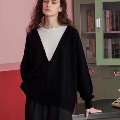 宽松圆领假两件羊绒毛衣女