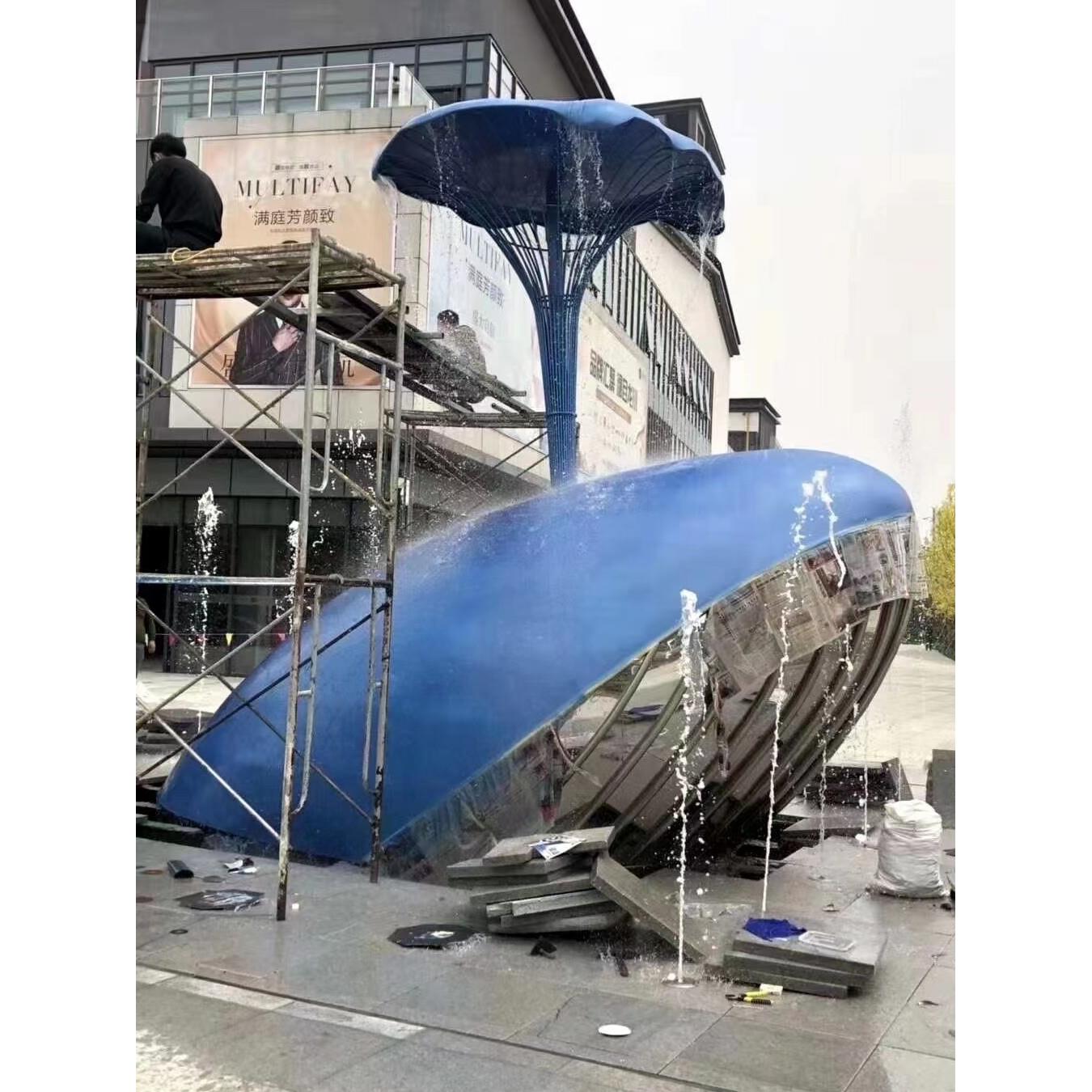 不锈钢鲸鱼雕塑厂家定制金属鹿水景月亮镜面浪花熊仙鹤牛景观摆件