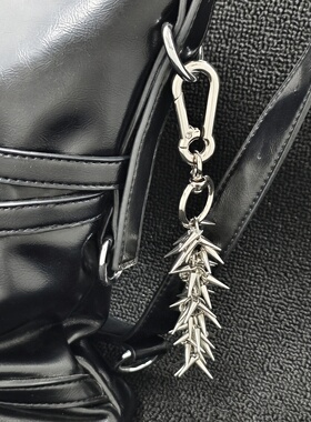 SFSN小众设计款铆钉腰间挂件钥匙扣个性挂饰高街男女同款包包挂链