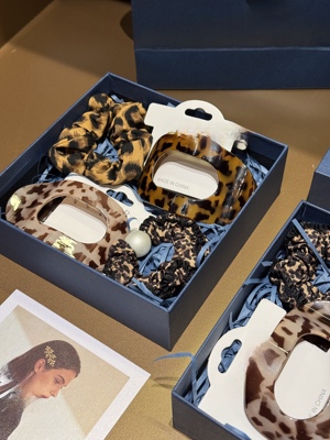 源160+！欧美高货豹纹扁平夹四件套  欧美博主受宠的发夹天花板