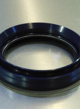 三一SY215C挖掘机曲轴油封60289155ME221974原厂4M50发动机配件