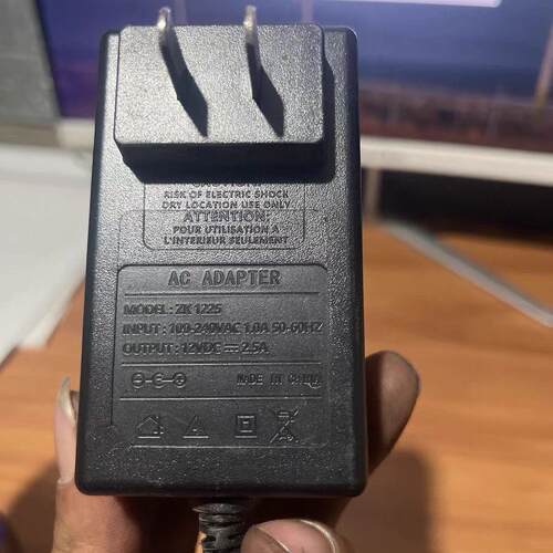 台式19/22/24寸液晶显示器屏12V 2.5A电源适配器ZK-1225