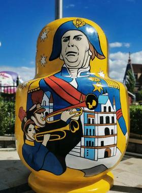 玻璃钢超大俄罗斯套娃雕塑大型俄比熊商场户外卡通彩绘便宜摆件